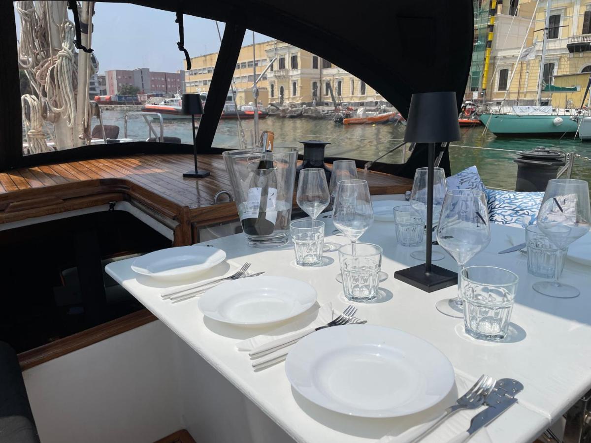 Sailboat B&B On Board Κατάνια Εξωτερικό φωτογραφία