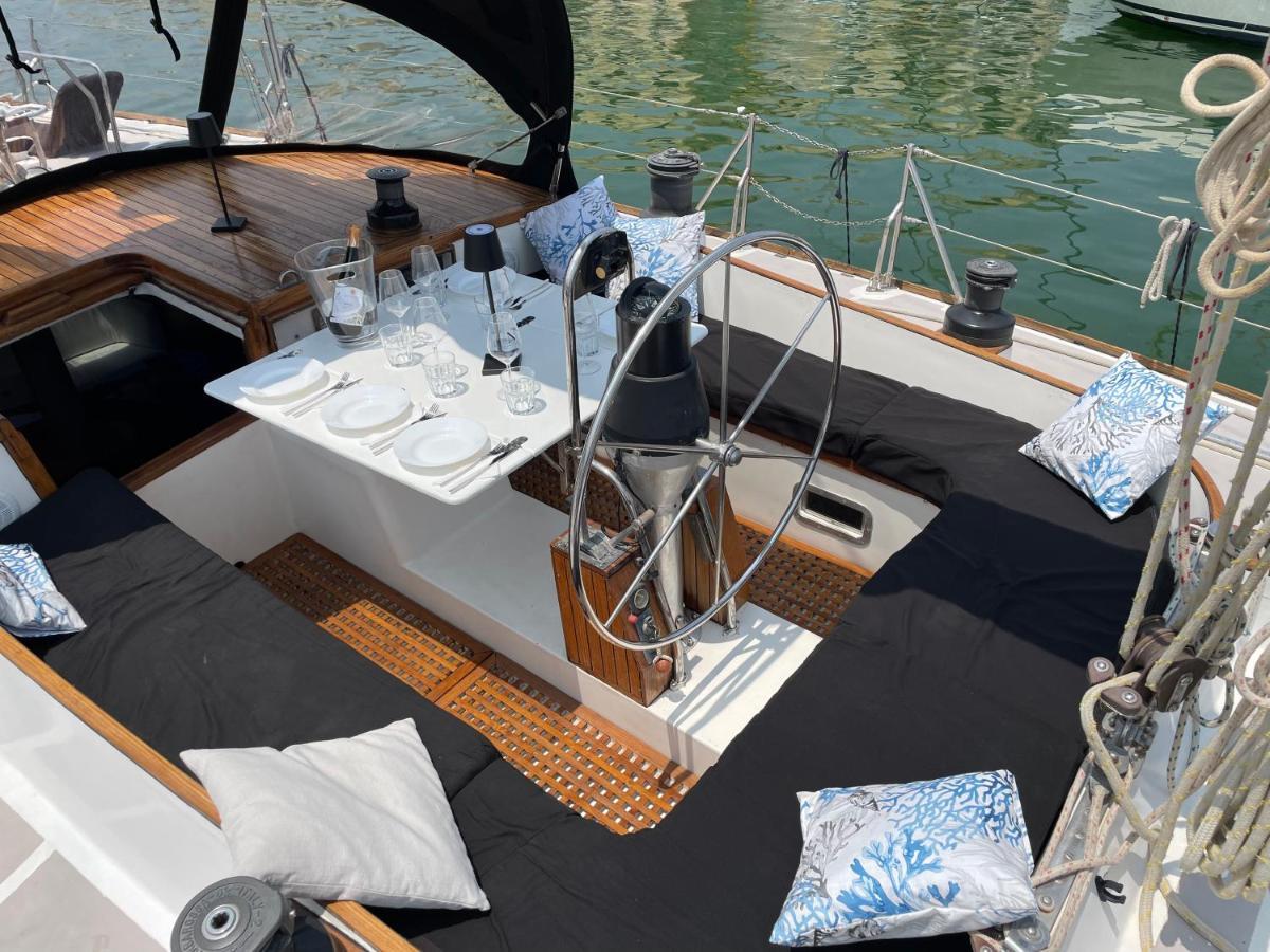 Sailboat B&B On Board Κατάνια Εξωτερικό φωτογραφία